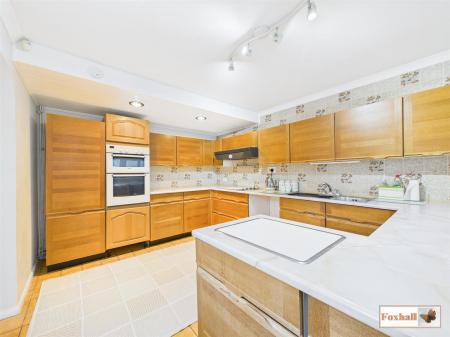 Kitchen / Breakfast Room