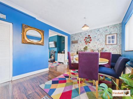 Open Plan Kitchen / Dining Area