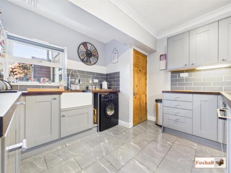Open Plan Kitchen / Dining Area