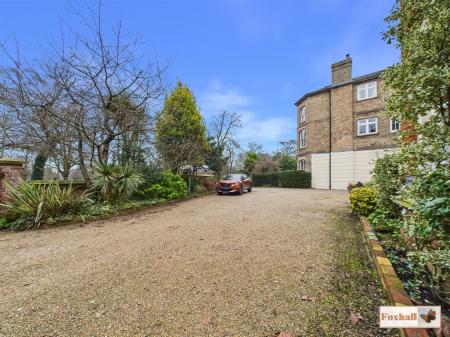 Communal Gardens, Storage and Parking