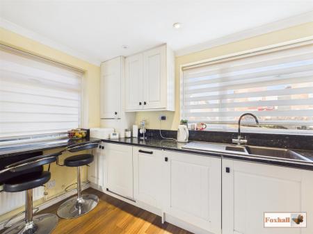 Kitchen / Breakfast Room