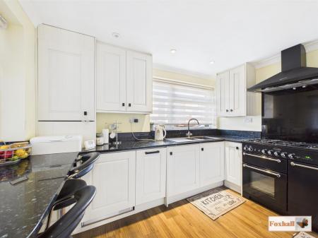 Kitchen / Breakfast Room