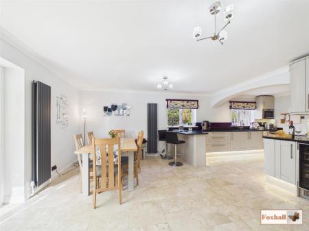 Kitchen/Breakfast Room