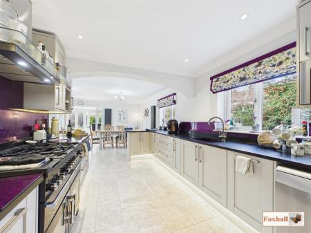 Kitchen/Breakfast Room