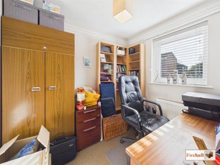 Bedroom 5 / Study