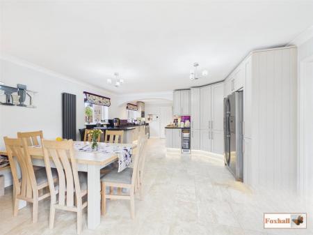 Kitchen/Breakfast Room