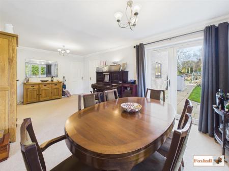 Lounge/Diner/Family Room