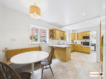 Kitchen/Breakfast Room