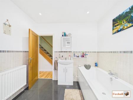 Ground Floor Family Bathroom