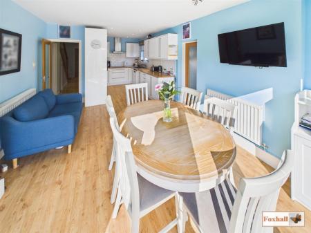 Kitchen/Diner/ Family Area