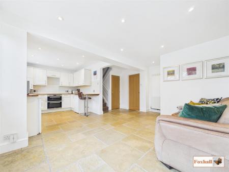 Kitchen / Dining Area