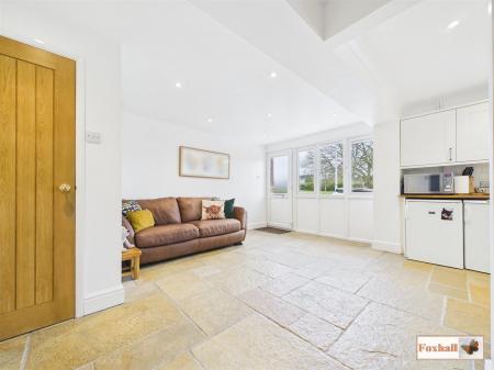 Kitchen / Dining Area