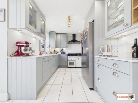 Kitchen/ Dining Area
