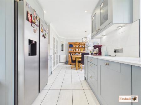 Kitchen/ Dining Area