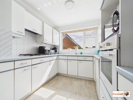 Kitchen / Breakfast Room