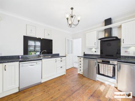 Kitchen/Breakfast Room