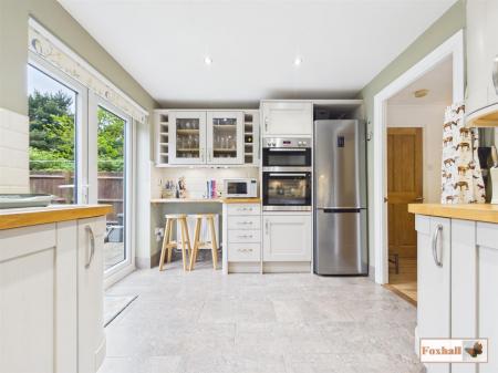 Kitchen / Breakfast Room