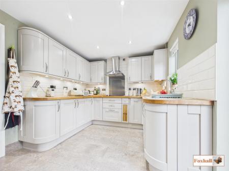 Kitchen / Breakfast Room