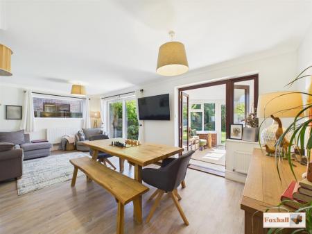 Lounge/Diner