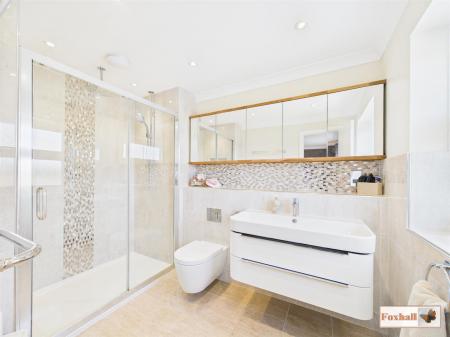 Bedroom One, En-Suite