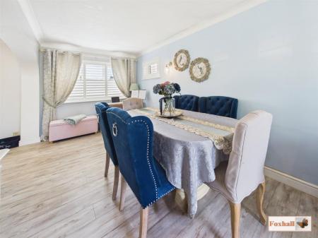 Dining Area / Snug
