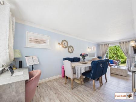 Dining Area / Snug