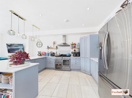 Kitchen / Living Area