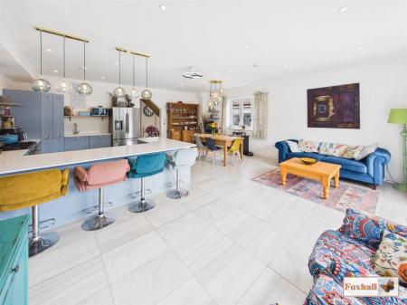 Open Plan Kitchen / Breakfast /Living Area
