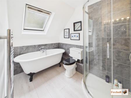En-Suite Bathroom