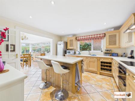 Kitchen / Breakfast Room