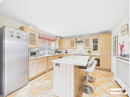 Kitchen / Breakfast Room