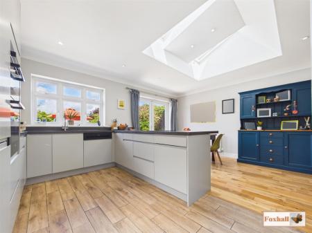 Kitchen / Dining Room