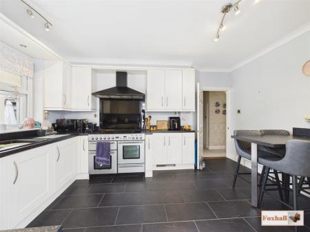 Kitchen / Breakfast Room