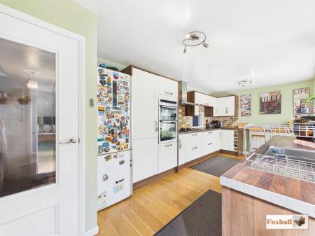 Kitchen/Breakfast Room