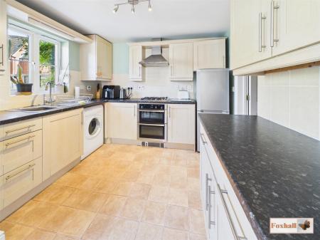 Kitchen / Dining Areas