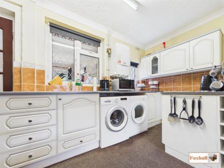 Kitchen / Breakfast Room