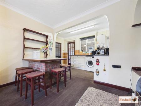 Kitchen / Breakfast Room