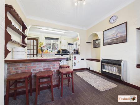 Kitchen / Breakfast Room
