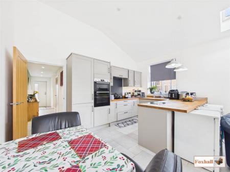 Open Plan Kitchen / Dining / Lounge