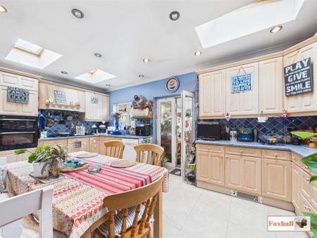 Kitchen / Breakfast Room