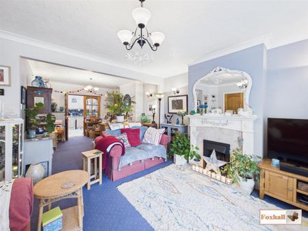 Lounge / Dining Room