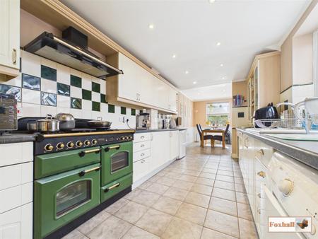 Kitchen / Breakfast Room