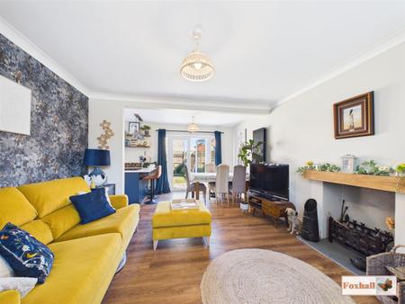 Lounge / Dining / Kitchen Area