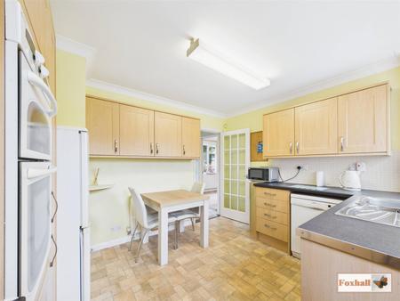 Kitchen / Breakfast Room
