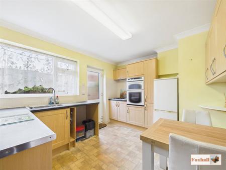 Kitchen / Breakfast Room
