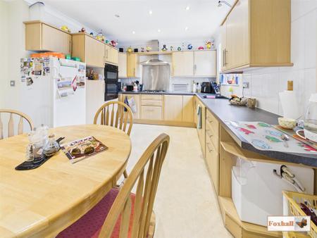 Kitchen / Breakfast Room
