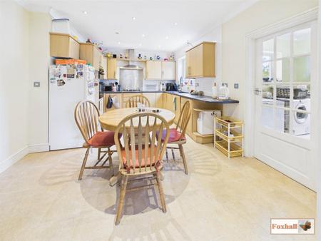 Kitchen / Breakfast Room