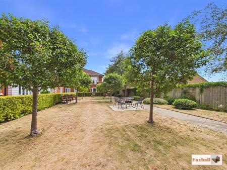Communal Areas & Gardens