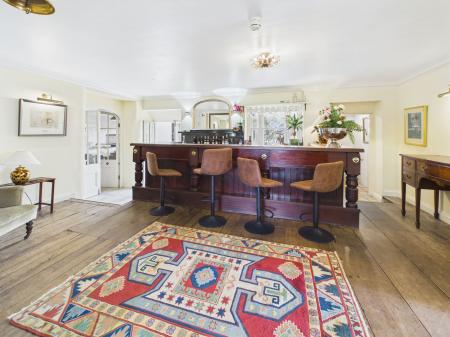 Entertainment/Family Room