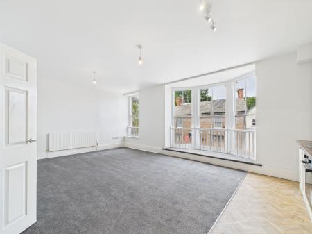 Open plan kitchen/living room
